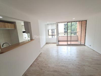 Apartamento de 3 alcobas en arriendo en Castropol, Medellín, 75 m² · foto 3 de 19
