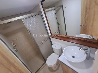 Apartamento de 3 alcobas en arriendo en Castropol, Medellín, 75 m² · foto 8 de 19