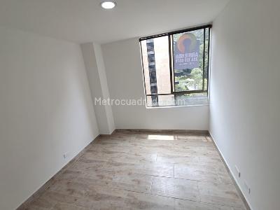Apartamento de 3 alcobas en arriendo en Castropol, Medellín, 75 m² · foto 9 de 19