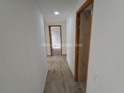 Apartamento de 3 alcobas en arriendo en Castropol, Medellín, 75 m² · foto 10 de 19