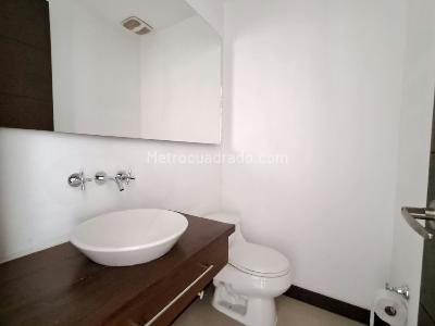 Apartamento de 3 alcobas en venta en El Poblado, Medellín, 163 m² · foto 3 de 20