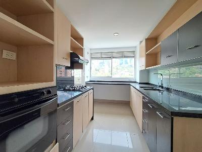 Apartamento de 3 alcobas en venta en El Poblado, Medellín, 163 m² · foto 5 de 20