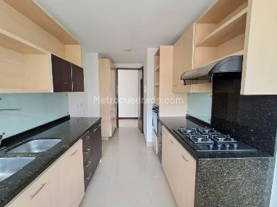Apartamento de 3 alcobas en venta en El Poblado, Medellín, 163 m² · foto 8 de 20