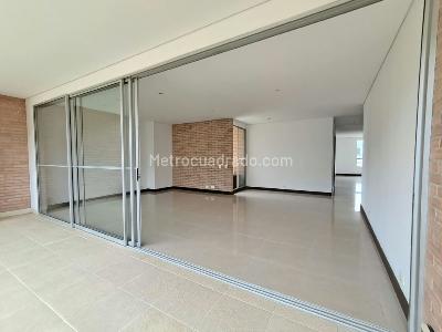 Apartamento de 3 alcobas en venta en El Poblado, Medellín, 163 m² · foto 17 de 20