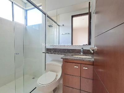 Apartamento de 3 alcobas en venta en El Poblado, Medellín, 163 m² · foto 18 de 20