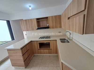Casa en arriendo en El Poblado, Medellín · foto 2 de 20