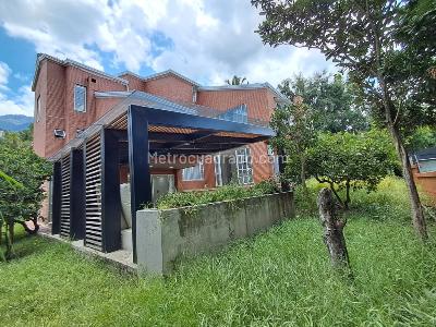Apartamento de 5 alcobas en arriendo en El Poblado, Medellín, 300 m² · foto 5 de 20