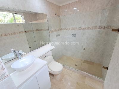 Apartamento de 5 alcobas en arriendo en El Poblado, Medellín, 300 m² · foto 12 de 20
