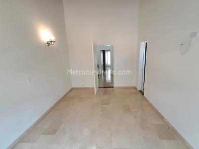 Apartamento de 5 alcobas en arriendo en El Poblado, Medellín, 300 m² · foto 14 de 20