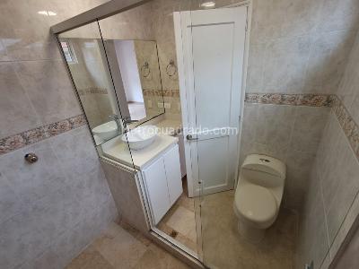 Apartamento de 5 alcobas en arriendo en El Poblado, Medellín, 300 m² · foto 19 de 20