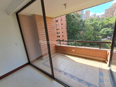 Apartamento de 3 alcobas en arriendo en Patio Bonito, Medellín, 150 m² · foto 2 de 20