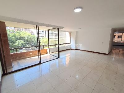 Apartamento de 3 alcobas en arriendo en Patio Bonito, Medellín, 150 m² · foto 3 de 20