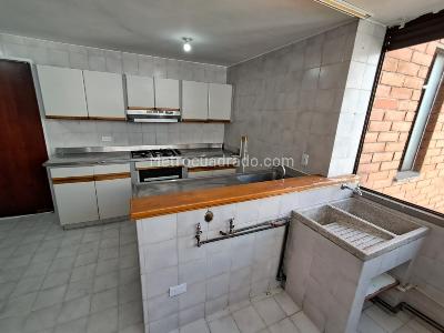 Apartamento de 3 alcobas en arriendo en Patio Bonito, Medellín, 150 m² · foto 7 de 20