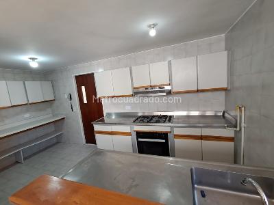 Apartamento de 3 alcobas en arriendo en Patio Bonito, Medellín, 150 m² · foto 12 de 20