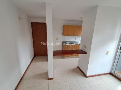 Apartamento en arriendo en Castropol, Medellín · foto 2 de 13