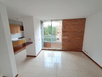 Apartamento en arriendo en Castropol, Medellín · foto 3 de 13