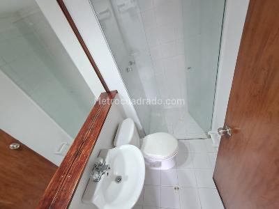 Apartamento en arriendo en Castropol, Medellín · foto 5 de 13