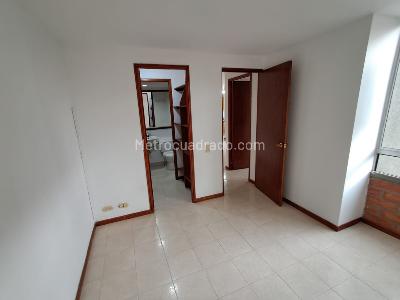 Apartamento en arriendo en Castropol, Medellín · foto 9 de 13