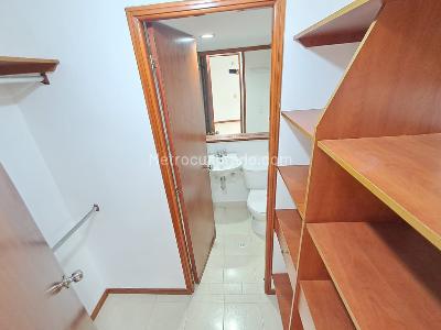 Apartamento en arriendo en Castropol, Medellín · foto 11 de 13
