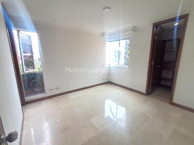 Apartamento de 3 alcobas en arriendo en Laureles, Medellín, 105 m² · foto 3 de 17