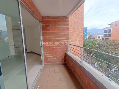 Apartamento de 3 alcobas en arriendo en Laureles, Medellín, 105 m² · foto 5 de 17