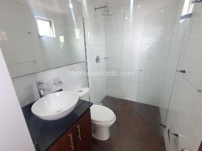Apartamento de 3 alcobas en arriendo en Laureles, Medellín, 105 m² · foto 16 de 17