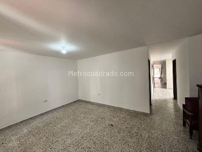 Casa de 5 alcobas en arriendo en Medellín, 300 m² · foto 8 de 20