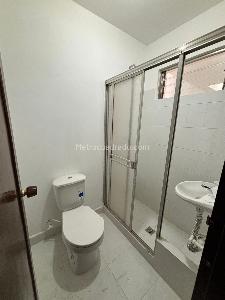 Casa de 5 alcobas en arriendo en Medellín, 300 m² · foto 11 de 20
