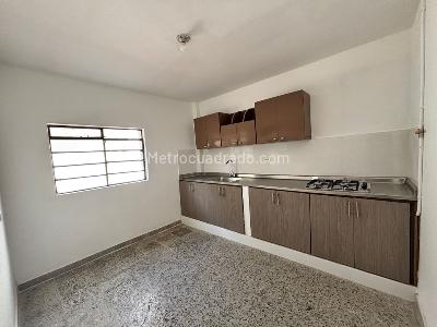 Casa de 5 alcobas en arriendo en Medellín, 300 m² · foto 13 de 20
