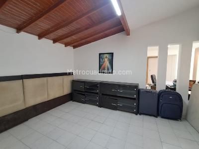 Casa de 4 alcobas en arriendo en Medellín, 283 m² · foto 16 de 19