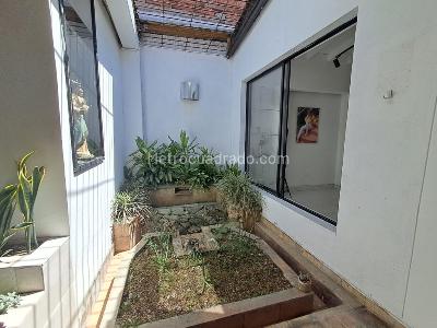 Casa de 4 alcobas en arriendo en Medellín, 283 m² · foto 4 de 19