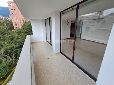 Apartamento de 3 alcobas en arriendo en El Poblado, Medellín, 105 m² · foto 4 de 19