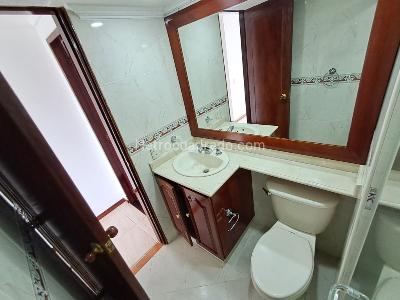 Apartamento de 3 alcobas en arriendo en El Poblado, Medellín, 105 m² · foto 8 de 19