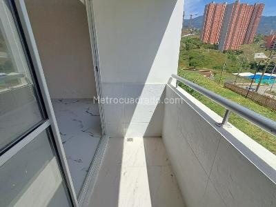 Apartamento de 2 alcobas en arriendo en Calasanz Parte Alta, Medellín, 54 m² · foto 5 de 17