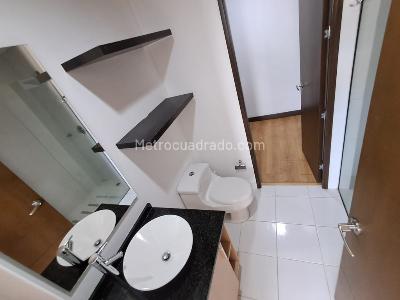 Apartamento de 1 alcoba en arriendo en El Poblado, Medellín, 64 m² · foto 8 de 12