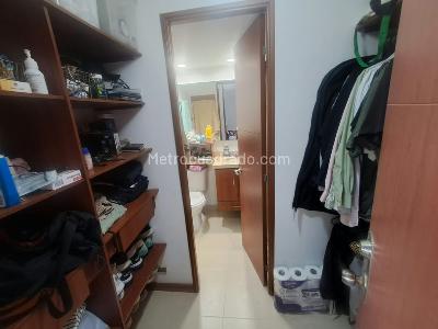 Apartamento en venta en Loma De Los Bernal, Medellín · foto 10 de 20
