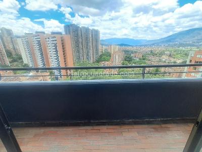 Apartamento en venta en Loma De Los Bernal, Medellín · foto 3 de 20