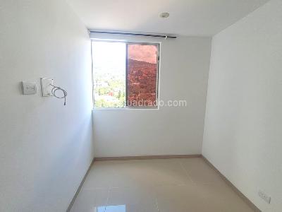 Apartamento de 3 alcobas en arriendo en San German, Medellín, 67 m² · foto 13 de 19