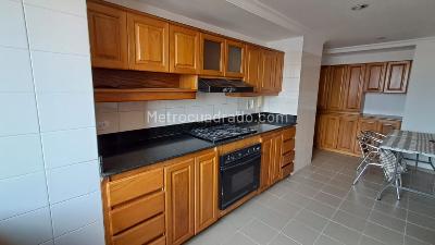Apartamento de 3 alcobas en arriendo en Los Balsos, Medellín, 224 m² · foto 2 de 20