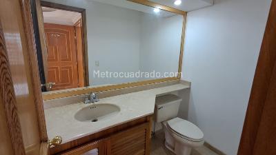 Apartamento de 3 alcobas en arriendo en Los Balsos, Medellín, 224 m² · foto 9 de 20