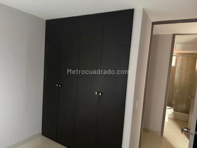 Apartamento de 3 alcobas en arriendo en Lalinde, Medellín, 103 m² · foto 10 de 12