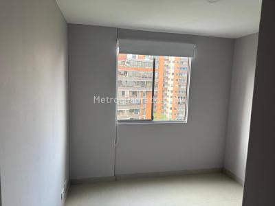 Apartamento de 3 alcobas en arriendo en Lalinde, Medellín, 103 m² · foto 11 de 12