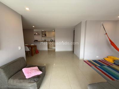 Apartamento de 3 alcobas en arriendo en Lalinde, Medellín, 103 m² · foto 5 de 12