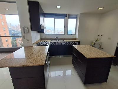 Apartamento de 3 alcobas en arriendo en Lalinde, Medellín, 130 m² · foto 5 de 20
