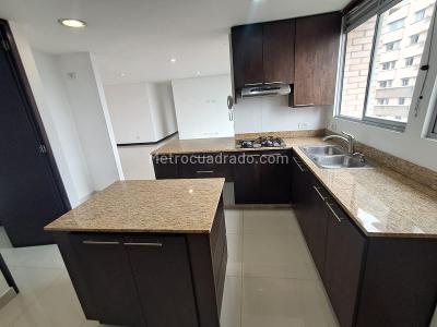 Apartamento de 3 alcobas en arriendo en Lalinde, Medellín, 130 m² · foto 6 de 20