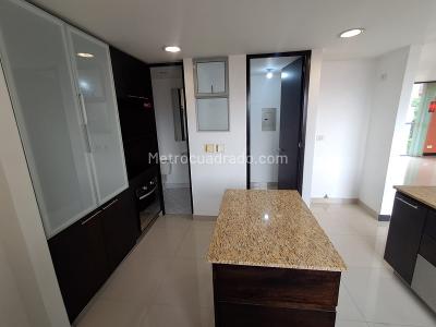 Apartamento de 3 alcobas en arriendo en Lalinde, Medellín, 130 m² · foto 7 de 20