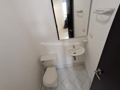 Apartamento de 3 alcobas en arriendo en Lalinde, Medellín, 130 m² · foto 9 de 20