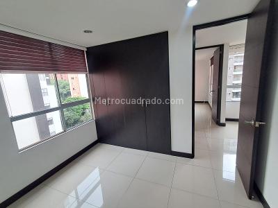 Apartamento de 3 alcobas en arriendo en Lalinde, Medellín, 130 m² · foto 14 de 20