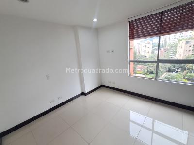 Apartamento de 3 alcobas en arriendo en Lalinde, Medellín, 130 m² · foto 15 de 20