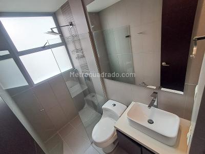 Apartamento de 3 alcobas en arriendo en Lalinde, Medellín, 130 m² · foto 16 de 20